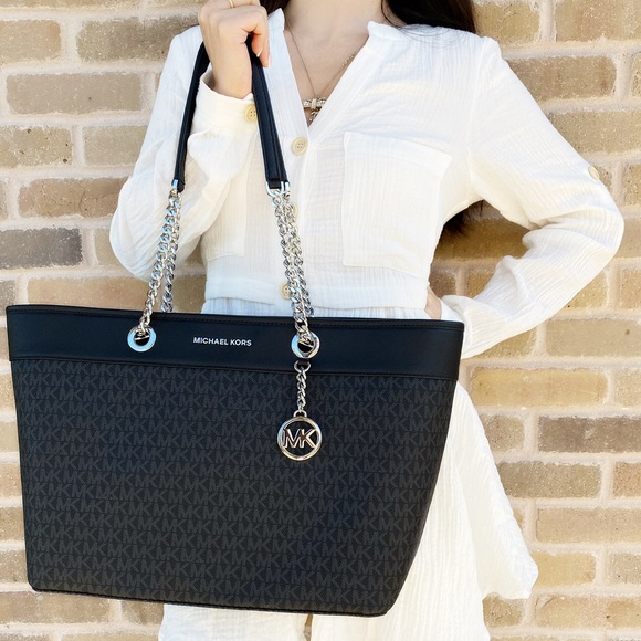 💞Michael Kors Signature Leather Large Chain Tote - Picture 2 of 4